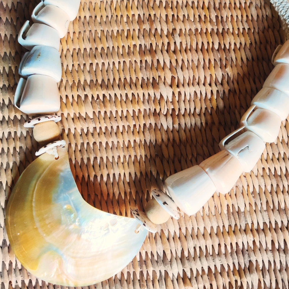 Large Seashell Necklace Mother Of Pearl